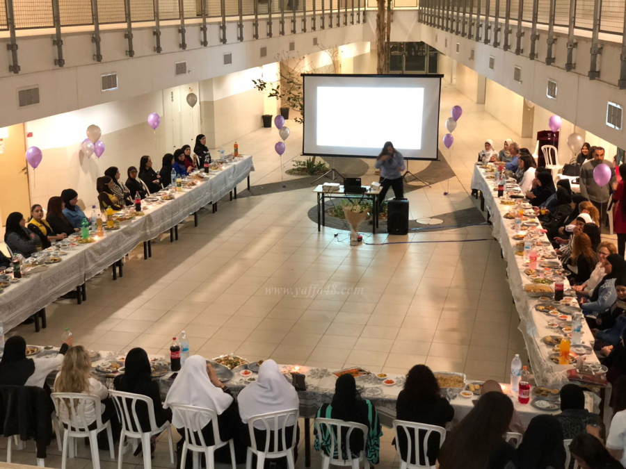 بالصور: مدرسة أجيال الثانوية بيافا تحتفل بيوم الأم 